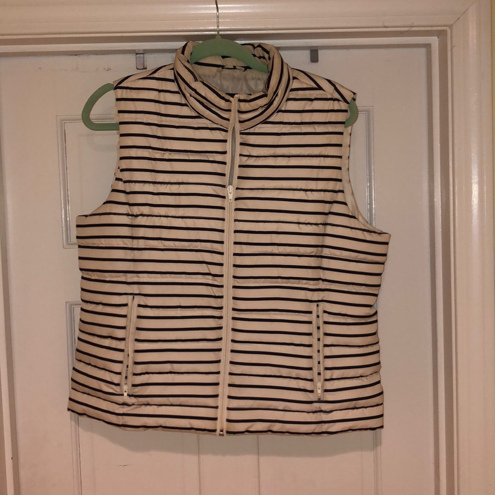 Vest - Picture 1 of 4